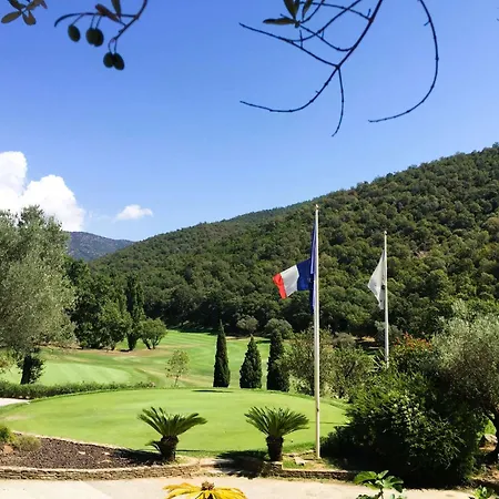 Mazet Cezar, Climatise Pour 4 Personnes, Avec Piscine Collective A Villa
