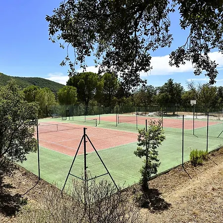 Villa Mazet Cezar, Climatise Pour 4 Personnes, Avec Piscine Collective A *