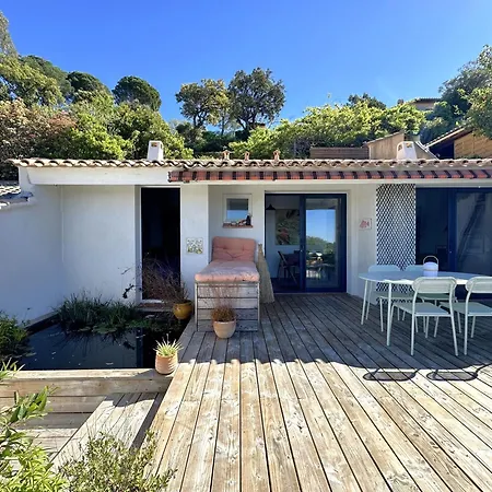 Villa Mazet Cezar, Climatise Pour 4 Personnes, Avec Piscine Collective A La Londe-les-Maures